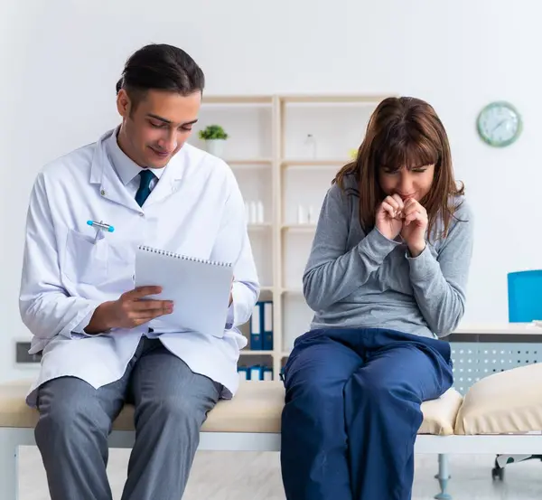 Mentally Ill Woman Patient Doctor Visit — Stock Photo, Image