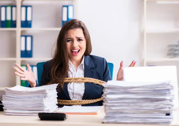 Young Beautiful Employee Tied Rope Office — Stock Photo, Image