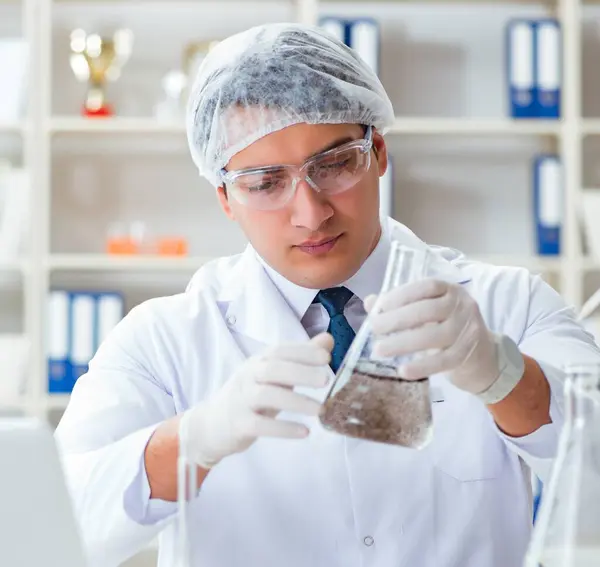 Young Researcher Scientist Doing Water Test Contamination Experiment Laboratory — Stock Photo, Image