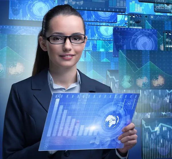 Çevrimiçi hisse senedi ticareti konsepti işkadını