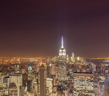 Günbatımında New York Manhattan 'ın gece manzarası