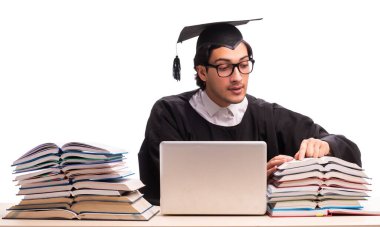 Beyaz tenli yakışıklı öğrenci.