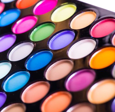 Sanatçı paleti beyaz üzerine izole