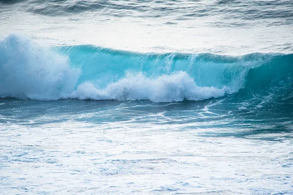 Okyanus Dalgaları Okyanusa Karışıyor — Stok fotoğraf