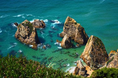 Portekiz 'de Cabo de Roca sahilinde. Ursa Sahili. 