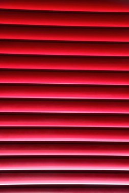 Kırmızı yatay külüstürler