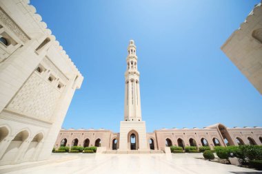 Umman 'daki Büyük Cami' nin içindeki güzel binalar. geniş açı.