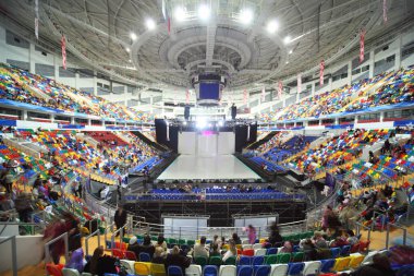 MOSCOW - 28 Mart 2010 'da Moskova, Rusya' da Megasport Spor Sarayı 'nda pist sahnesi. Megasport 14 bin seyirciye ev sahipliği yapıyor. Bölge spor tesisi 57.5 metrekare.