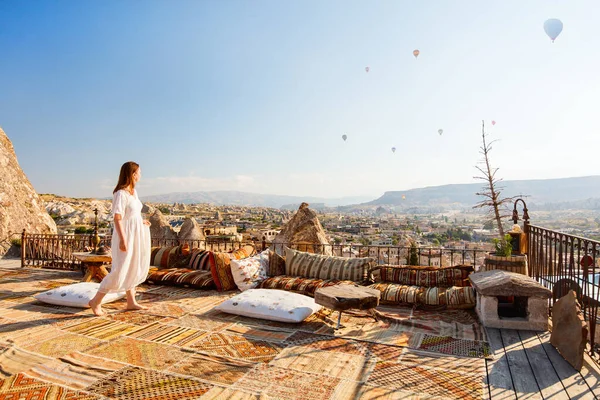 Young Woman Relaxing Terrace Amazing Morning View Goreme Town Cappadocia — Stock Photo, Image