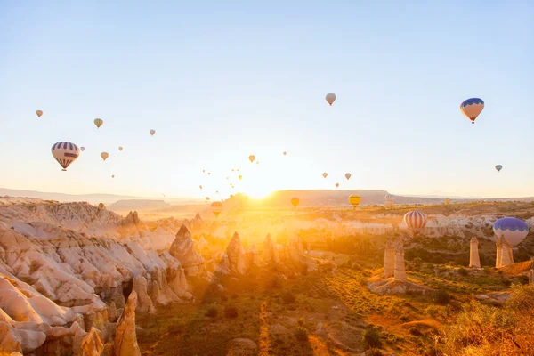 Gorgeous Sunrise Scenery Hot Air Balloons Flying Love Valley Rock — Stock Photo, Image