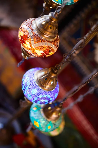 传统的色彩艳丽的土耳其灯笼 — 图库照片