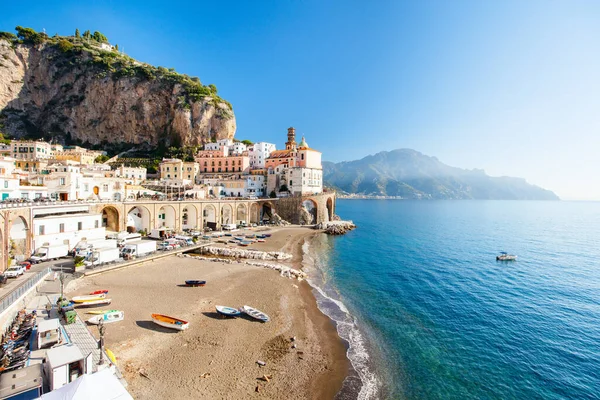Fantastisk Utsikt Över Atrani Lilla Stad Och Strand Amalfikusten Italien — Stockfoto