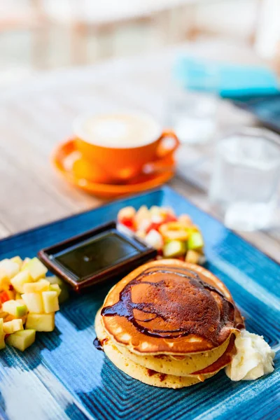Leckere Pfannkuchen Zum Frühstück — Stockfoto