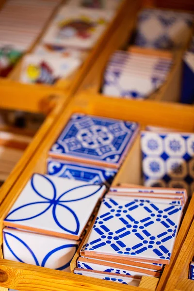 Detalhe Das Telhas Cerâmicas Pintadas Mão Itália — Fotografia de Stock