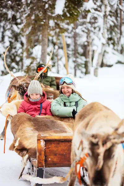 Family Mother Kids Reindeer Safari Winter Forest Lapland Finland — Stock Photo, Image