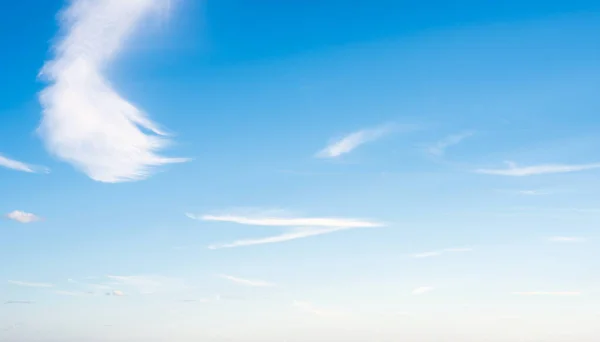 Cielo Nubes Día Verano Naturaleza Exterior Panorama —  Fotos de Stock