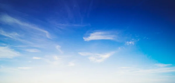 Cielo Nuvole Aria Luminosa — Foto Stock