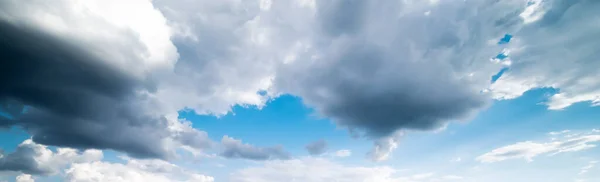 Himmel Wolken Sommer Panorama Hintergrund — Stockfoto