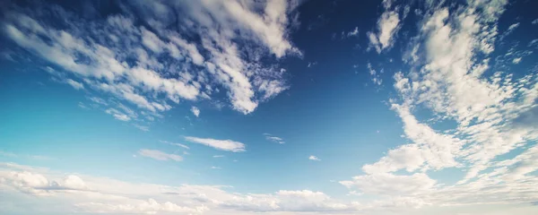 구름입니다 명확한 분위기 — 스톡 사진