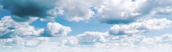 空と雲の雰囲気の背景 青い色 — ストック写真