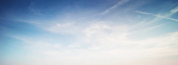 เมฆท องฟ าฤด บรรยากาศท ดเจน — ภาพถ่ายสต็อก