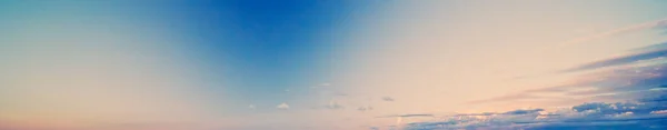 Драматическое Небо Облака Летний Ультрамарин Открытым Небом — стоковое фото
