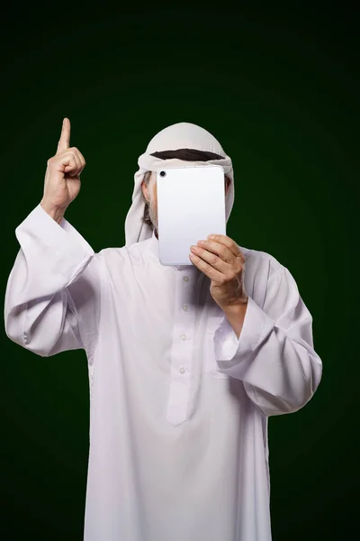 Muslim Anonymous Concept Arab Person Holds Digital Tablet Face Covered — Stock Photo, Image