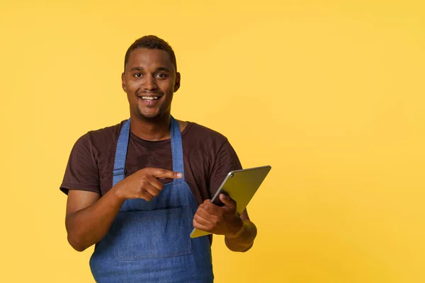 Young Talented African American Chef Search Perfect Recipe His Trusty — Stock Photo, Image