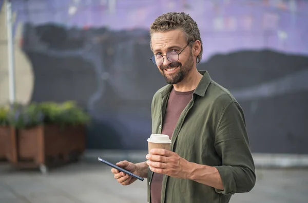 Sarcastic Man Typing Message His Phone While Enjoying Cup Coffee — Stock Photo, Image