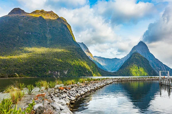 Mountains Reflected Smooth Water Fjord Most Famous Picturesque Fjord Milford — Stock Photo, Image