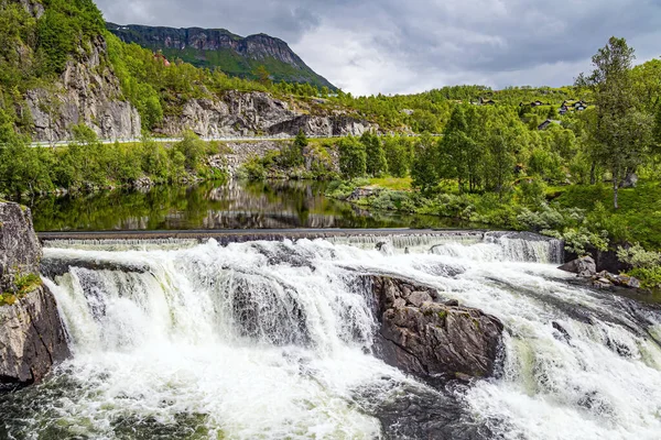 Nádherný Kypící Vodopád Práh Řece Bioreio Řeka Teče Západním Norsku — Stock fotografie