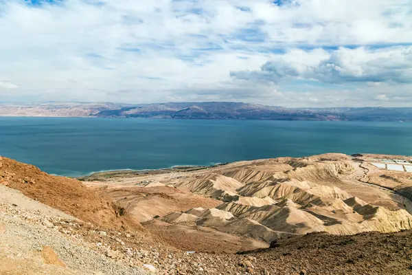 犹太沙漠是世界上最有名的沙漠之一 地球上最咸的海 以色列 冬季阴天 — 图库照片
