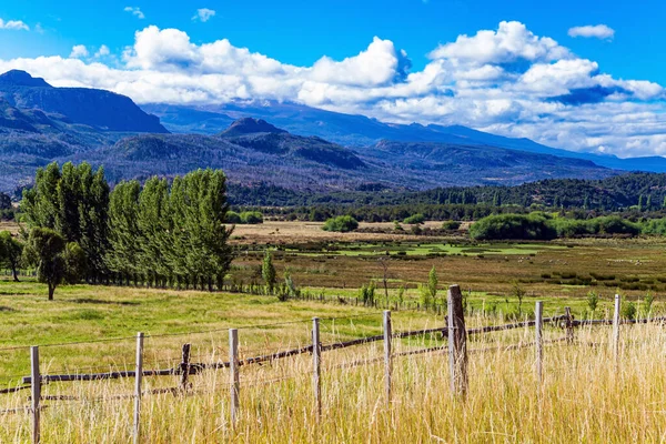 Encantadora Pastoral Rural Campos Montañas Rodean Famosa Carretera Viajar Sudamérica — Foto de Stock