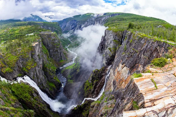 Voringsfossen Uma Das Mais Famosas Cachoeiras Norueguesas Cascata Cachoeira Cai — Fotografia de Stock