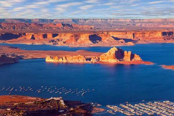 Сша Озеро Пауелл Водосховище Річці Колорадо Блакитна Вода Озера Контрастує — стокове фото