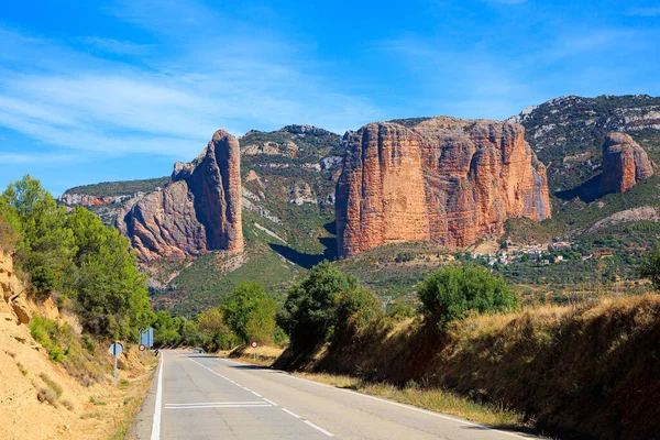 Asfalterad Motorväg Passerar Genom Klipporna Hoya Huesca Aragonien Del Foten — Stockfoto