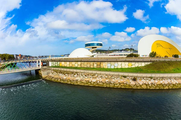Ünlü Mimar Oscar Niemeyer Uluslararası Kültür Merkezi Aviles Nehrinin Üzerindeki — Stok fotoğraf