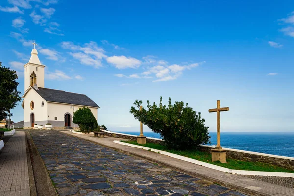 Chapel Atalaya Lighthouse Güzel Taş Döşenmiş Otoyol Atlantik Kıyısı Asturias — Stok fotoğraf