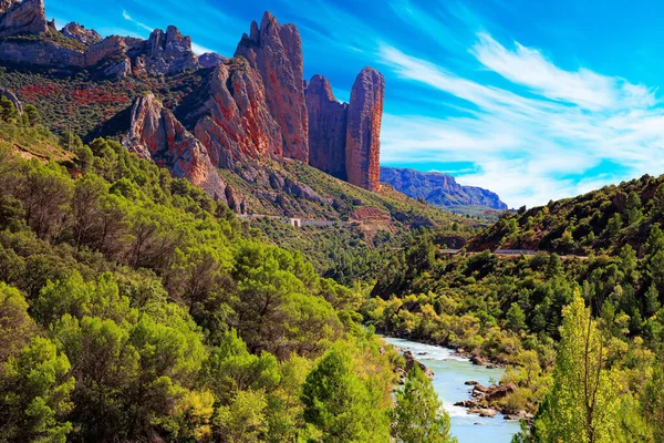 瑞格洛斯伟大的Mallets Gallego河流经峡谷 阿拉贡浪漫的西班牙之行 美丽的岩石 比利牛斯山麓的一部分 — 图库照片