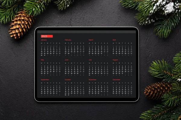 カレンダーやクリスマスの装飾付きのタブレット Xmasデバイス画面テンプレート — ストック写真