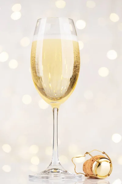 Verre Champagne Devant Les Lumières Noël Bokeh — Photo