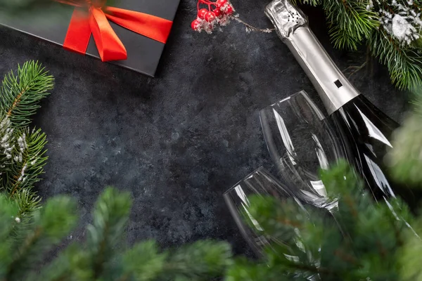 Noel Hediye Kutuları Şampanya Yılbaşı Kutlamalarınız Için Boş Yeriniz Var — Stok fotoğraf