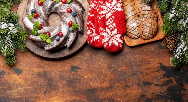 Jultårta Dekorerad Med Blåbär Tranbär Och Mynta Platt Liggplats Med — Stockfoto