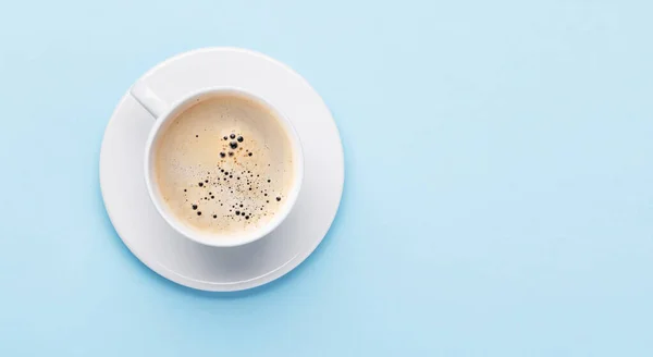 Kawa Espresso Niebieskim Tle Leżał Płaski Przestrzenią Kopiowania — Zdjęcie stockowe