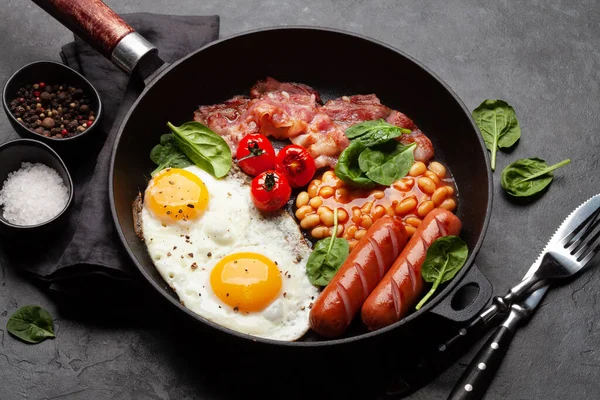Englisches Frühstück Mit Spiegeleiern Bohnen Speck Und Würstchen Ansicht Von — Stockfoto