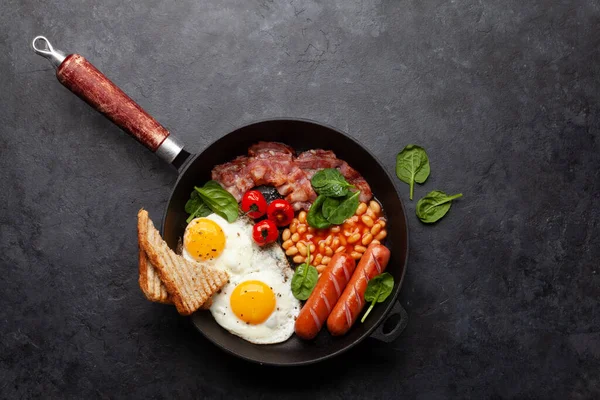 영국식 아침은 베이컨 소세지와 먹는다 복제품 — 스톡 사진