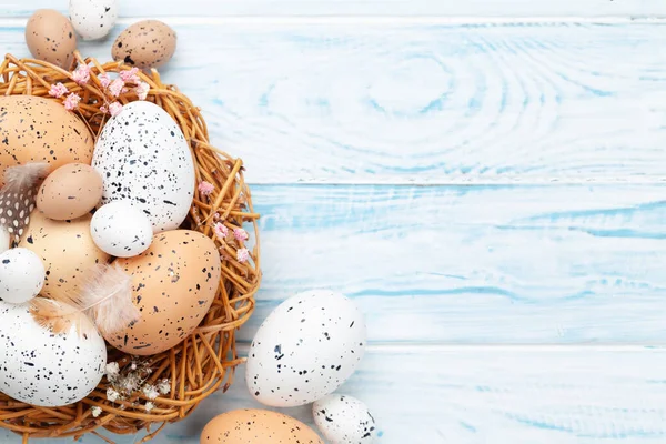 Tarjeta Felicitación Pascua Con Huevos Pascua Nido Vista Superior Plano —  Fotos de Stock