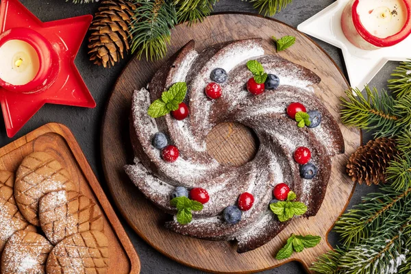 Christmas Cake Decorated Blueberry Cranberry Mint Flat Lay — Stock Photo, Image