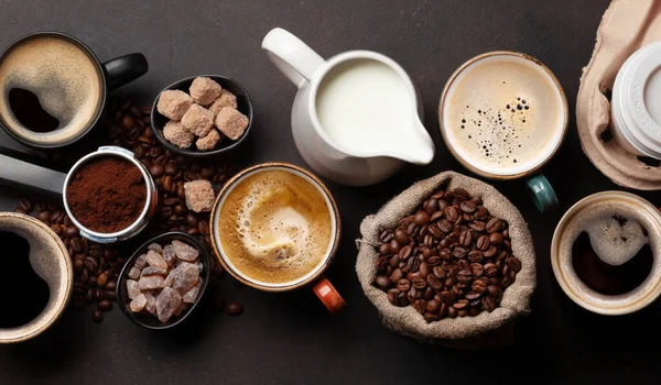 Frischer Cappuccino Und Espresso Geröstete Kaffeebohnen Zucker Und Milch Draufsicht — Stockfoto