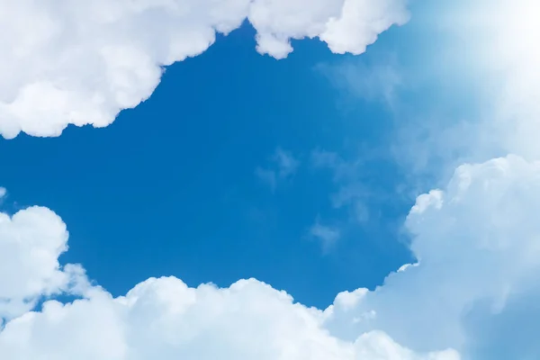 Blue Sunny Sky Clouds Copy Space Center — Stock Photo, Image